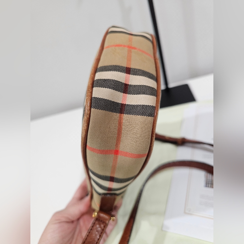 Burberry Vintage Haymarket Crossbody Bag With COA And Dustbag - Picture 11 of 16